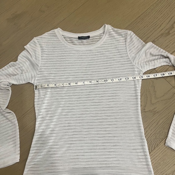 Dynamite Top - Picture 3 of 5